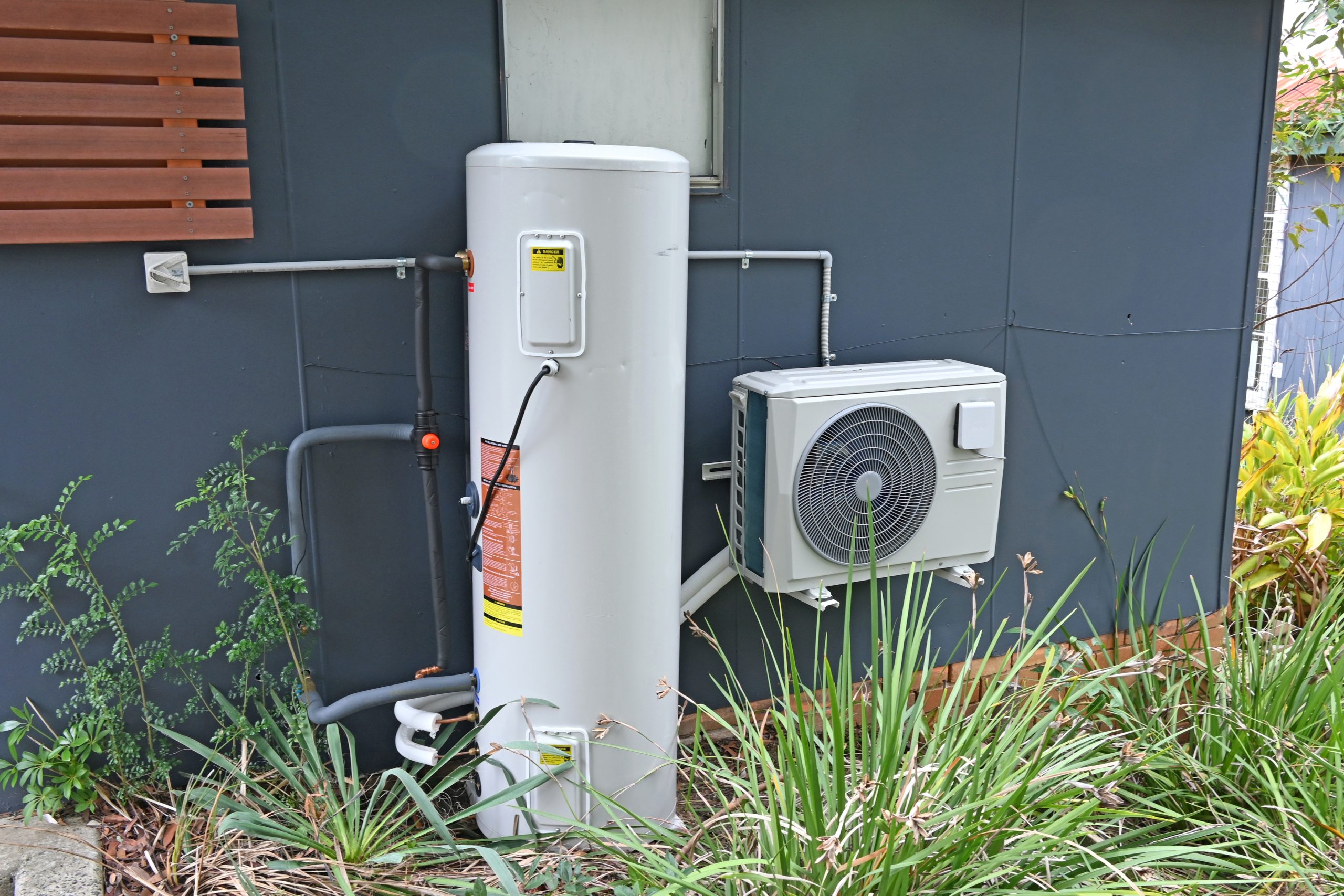 How Heat Pump Water Heaters Cut Energy Costs for Southern California Homeowners